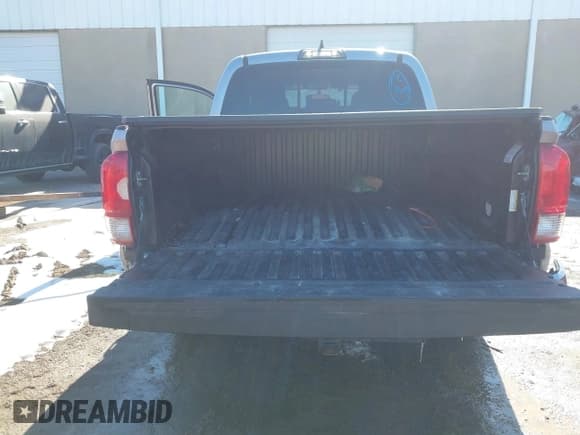 ✅ 2017 Toyota Tacoma SR5 • VIN: 3TMCZ5AN7HM054110 • Lot: 41587472. Listed on IAAI with 81,628 mi. Free auction sales archive from the USA and detailed vehicle history report at DreamBid. Image 16.