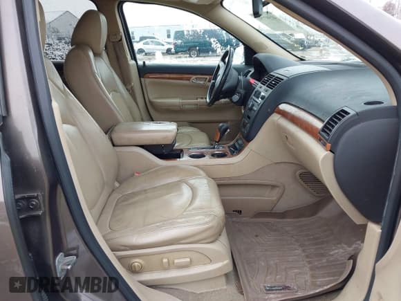 ✅ 2010 Saturn Outlook • VIN: 5GZLRVED4AJ131633 • Lot: 41597791. Wystawiony na IAAI z przebiegiem 240 940 mil. Bezpłatny archiwum sprzedaży aukcyjnych z USA i szczegółowy raport historii pojazdu na DreamBid. Zdjęcie 5.