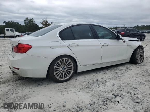 ✅ 2013 BMW 3 Series 335i • VIN: WBA3A9G54DNP36557 • Lot: 84548155. Wystawiony na Copart z przebiegiem 130 167 mil. Bezpłatny archiwum sprzedaży aukcyjnych z USA i szczegółowy raport historii pojazdu na DreamBid. Zdjęcie 3.