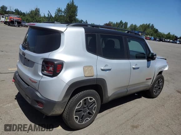 ✅ 2017 Jeep Renegade Trailhawk • VIN: ZACCJBCB2HPE47664 • Lot: 58404815. Listed on Copart with 123,564 mi. Free auction sales archive from the USA and detailed vehicle history report at DreamBid. Image 3.