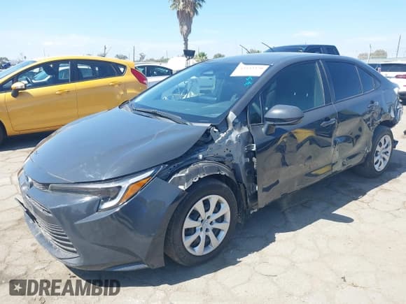 ✅ 2023 Toyota Corolla Hybrid SE • VIN: JTDBCMFE1P3021930 • Lot: 43332370. Wystawiony na IAAI z przebiegiem 44 835 mil. Bezpłatny archiwum sprzedaży aukcyjnych z USA i szczegółowy raport historii pojazdu na DreamBid. Zdjęcie 18.