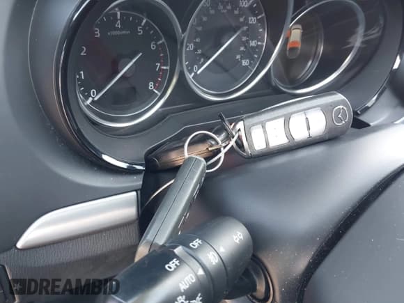 ✅ 2018 Mazda CX-9 Grand Touring • VIN: JM3TCADY7J0208167 • Lot: 43487387. Wystawiony na IAAI z przebiegiem 93 859 mil. Bezpłatny archiwum sprzedaży aukcyjnych z USA i szczegółowy raport historii pojazdu na DreamBid. Zdjęcie 11.