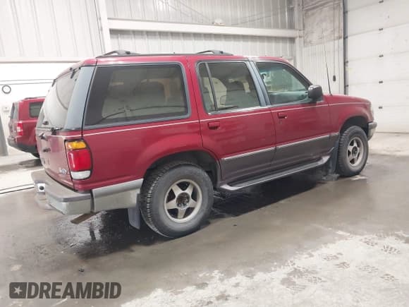 ✅ 1996 Ford Explorer XL • VIN: 1FMDU34X9TUB67593 • Lot: 42655471. Listed on IAAI with 103,275 mi. Free auction sales archive from the USA and detailed vehicle history report at DreamBid. Image 4.