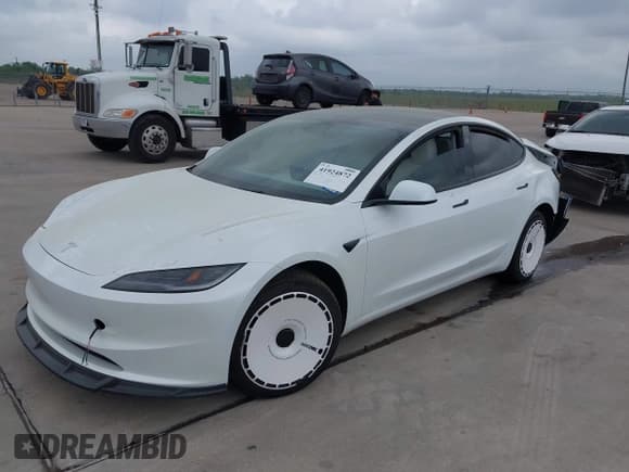 ✅ 2024 Tesla Model 3 • VIN: 5YJ3E1EA4RF865607 • Lot: 41924872. Wystawiony na IAAI z przebiegiem 7 535 mil. Bezpłatny archiwum sprzedaży aukcyjnych z USA i szczegółowy raport historii pojazdu na DreamBid. Zdjęcie 2.