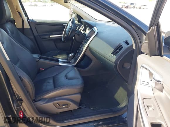 ✅ 2013 Volvo XC60 3.2L • VIN: YV4952DL5D2407389 • Lot: 43809593. Listed on IAAI with 154,132 mi. Free auction sales archive from the USA and detailed vehicle history report at DreamBid. Image 5.