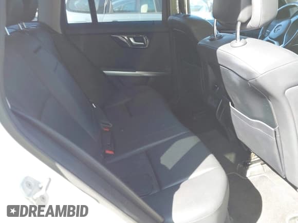 ✅ 2013 Mercedes-Benz GLK 350 • VIN: WDCGG8JB8DG109077 • Lot: 43320652. Wystawiony na IAAI z przebiegiem 218 075 mil. Bezpłatny archiwum sprzedaży aukcyjnych z USA i szczegółowy raport historii pojazdu na DreamBid. Zdjęcie 8.