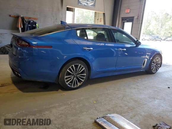 ✅ 2019 Kia Stinger • VIN: KNAE15LA2K6051145 • Lot: 56882864. Wystawiony na Copart z przebiegiem 70 295 mil. Bezpłatny archiwum sprzedaży aukcyjnych z USA i szczegółowy raport historii pojazdu na DreamBid. Zdjęcie 3.