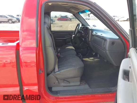 ✅ 2002 Chevrolet Silverado 1500 • VIN: 1GCEC14W22Z100150 • Lot: 43317354. Wystawiony na IAAI z przebiegiem 162 405 mil. Bezpłatny archiwum sprzedaży aukcyjnych z USA i szczegółowy raport historii pojazdu na DreamBid. Zdjęcie 5.