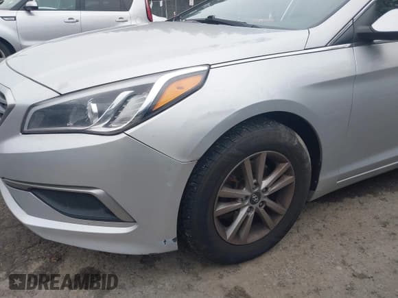 ✅ 2016 Hyundai Sonata SE • VIN: 5NPE24AFXGH357001 • Лот: 43565076. Опубликован ранее на IAAI с пробегом 257 608 миль. Бесплатный доступ к архиву аукционных продаж из США и подробный отчёт об истории автомобиля на DreamBid. Изображение 13.
