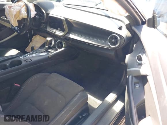 ✅ 2019 Chevrolet Camaro 1SS • VIN: 1G1FF1R78K0154918 • Lot: 41829877. Wystawiony na IAAI z przebiegiem 65 810 mil. Bezpłatny archiwum sprzedaży aukcyjnych z USA i szczegółowy raport historii pojazdu na DreamBid. Zdjęcie 5.