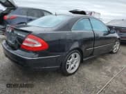 ✅ 2004 Mercedes-Benz CLK 55 AMG • VIN: WDBTJ76H64F071852 • Лот: 74201194. Опубликован ранее на Copart с пробегом Не указан. Бесплатный доступ к архиву аукционных продаж из США и подробный отчёт об истории автомобиля на DreamBid. Изображение 3.
