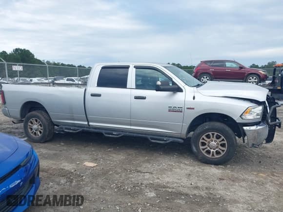 ✅ 2018 Ram 2500 Tradesman • VIN: 3C6UR5HJ7JG316601 • Лот: 43413595. Опубликован ранее на IAAI с пробегом 109 395 миль. Бесплатный доступ к архиву аукционных продаж из США и подробный отчёт об истории автомобиля на DreamBid. Изображение 12.