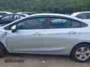 2017 Chevrolet Cruze LS с VIN 1G1BB5SMXH7190658, выставлен на аукционе IAAI как лот 42989297 с пробегом 123 494 миль миль и . История ставок и продаж доступна на DreamBid. Изображение 14.