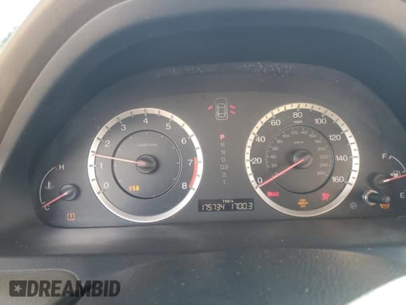 ✅ 2010 Honda Accord LX • VIN: 1HGCP2F37AA186462 • Лот: 85754165. Опубликован ранее на Copart с пробегом 175 734 миль. Бесплатный доступ к архиву аукционных продаж из США и подробный отчёт об истории автомобиля на DreamBid. Изображение 9.