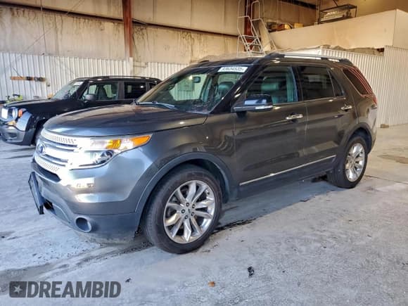 ✅ 2015 Ford Explorer XLT • VIN: 1FM5K8D88FGC38110 • Lot: 93634535. Listed on Copart with 130,014 mi. Free auction sales archive from the USA and detailed vehicle history report at DreamBid. Image 1.