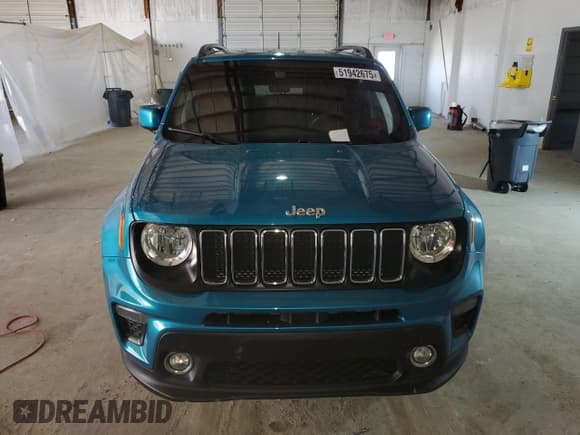 ✅ 2020 Jeep Renegade Latitude • VIN: ZACNJBBB2LPL23877 • Lot: 51942675. Wystawiony na Copart z przebiegiem 67 720 mil. Bezpłatny archiwum sprzedaży aukcyjnych z USA i szczegółowy raport historii pojazdu na DreamBid. Zdjęcie 5.