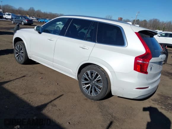 ✅ 2022 Volvo XC90 Momentum • VIN: YV4102PK2N1863761 • Lot: 41430040. Wystawiony na IAAI z przebiegiem 29 141 mil. Bezpłatny archiwum sprzedaży aukcyjnych z USA i szczegółowy raport historii pojazdu na DreamBid. Zdjęcie 3.