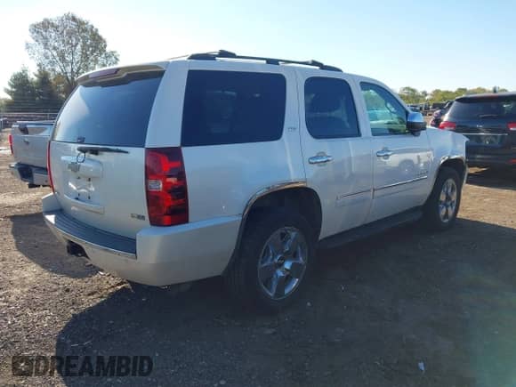 2009 Chevrolet Tahoe LTZ с VIN 1GNFK33079R281246, выставлен на аукционе IAAI как лот 43494934 с пробегом 260 230 миль миль и . История ставок и продаж доступна на DreamBid. Изображение 4.