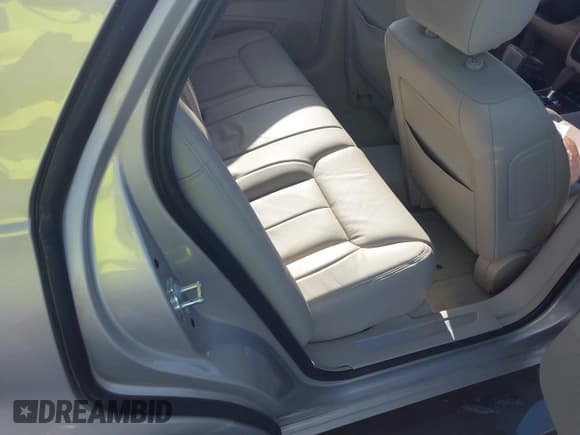 ✅ 2008 Cadillac DTS 1SC • VIN: 1G6KD57Y38U198313 • Lot: 42012714. Listed on IAAI with Not provided. Free auction sales archive from the USA and detailed vehicle history report at DreamBid. Image 8.