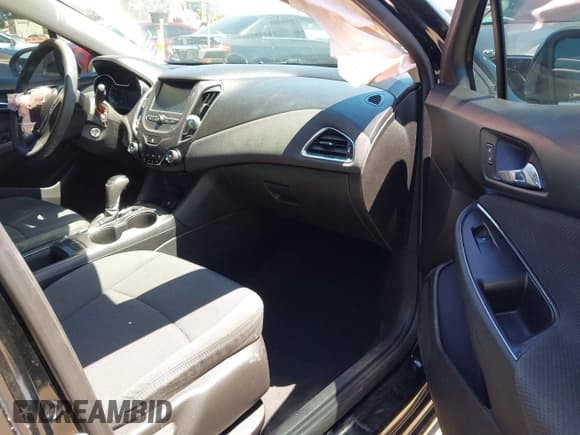 ✅ 2017 Chevrolet Cruze LT • VIN: 1G1BE5SM7H7223302 • Lot: 42669467. Listed on IAAI with 159,330 mi. Free auction sales archive from the USA and detailed vehicle history report at DreamBid. Image 5.