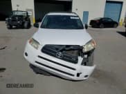 ✅ 2007 Toyota RAV4 • VIN: JTMBK33V776015176 • Lot: 68109795. Wystawiony na Copart z przebiegiem 234 323 mil. Bezpłatny archiwum sprzedaży aukcyjnych z USA i szczegółowy raport historii pojazdu na DreamBid. Zdjęcie 14.