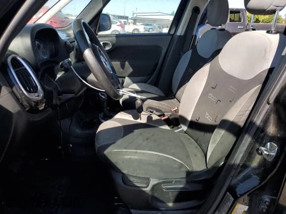 ✅ 2015 FIAT 500L Pop • VIN: ZFBCFAAH0FZ036204 • Lot: 71470905. Listed on Copart with 173,884 mi. Free auction sales archive from the USA and detailed vehicle history report at DreamBid. Image 7.