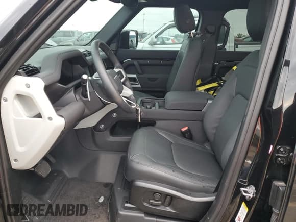 ✅ 2023 Land Rover Defender S • VIN: SALEJ7EX2P2240661 • Lot: 66858474. Wystawiony na Copart z przebiegiem 9 500 mil. Bezpłatny archiwum sprzedaży aukcyjnych z USA i szczegółowy raport historii pojazdu na DreamBid. Zdjęcie 7.