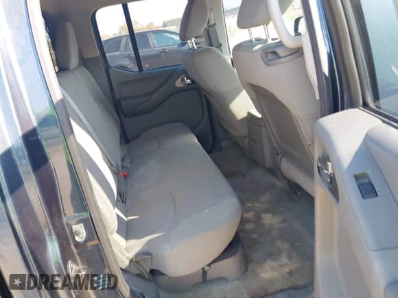 2013 Nissan Frontier SV z VIN 1N6AD0FV1DN725754, wystawiony jako IAAI lot #43213243 z przebiegiem 160 038 mil mil oraz . Historia ofert i sprzedaży dostępna na DreamBid. Obrazek 8.