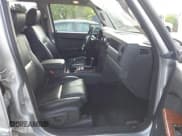 ✅ 2008 Jeep Commander Limited • VIN: 1J8HG58278C182722 • Lot: 43174800. Wystawiony na IAAI z przebiegiem 141 180 mil. Bezpłatny archiwum sprzedaży aukcyjnych z USA i szczegółowy raport historii pojazdu na DreamBid. Zdjęcie 5.