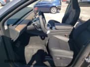 ✅ 2024 Tesla Model Y Long Range • VIN: 7SAYGAEE6RF131749 • Lot: 74548014. Wystawiony na Copart z przebiegiem 1 042 mil. Bezpłatny archiwum sprzedaży aukcyjnych z USA i szczegółowy raport historii pojazdu na DreamBid. Zdjęcie 7.