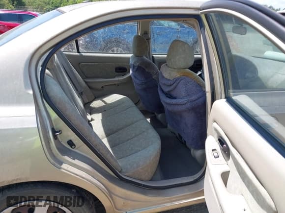 ✅ 2001 Hyundai Elantra GLS • VIN: KMHDN45D21U074984 • Lot: 42922443. Wystawiony na IAAI z przebiegiem 206 478 mil. Bezpłatny archiwum sprzedaży aukcyjnych z USA i szczegółowy raport historii pojazdu na DreamBid. Zdjęcie 8.