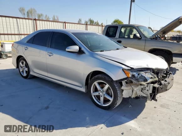 ✅ 2014 Toyota Camry SE • VIN: 4T1BF1FK2EU422742 • Лот: 91895485. Опубликован ранее на Copart с пробегом 101 806 миль. Бесплатный доступ к архиву аукционных продаж из США и подробный отчёт об истории автомобиля на DreamBid. Изображение 4.