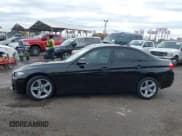 ✅ 2013 BMW 3 Series 320i xDrive • VIN: WBA3C3C54DF982516 • Lot: 43648194. Wystawiony na IAAI z przebiegiem 121 426 mil. Bezpłatny archiwum sprzedaży aukcyjnych z USA i szczegółowy raport historii pojazdu na DreamBid. Zdjęcie 15.