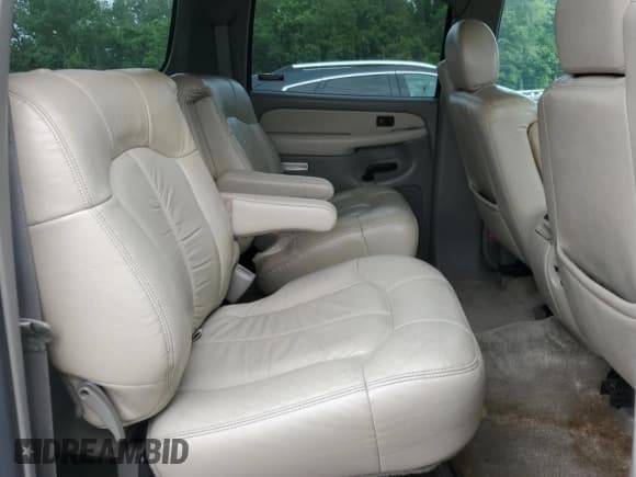 ✅ 2001 Chevrolet Suburban LS • VIN: 3GNFK16T01G279286 • Лот: 58039885. Опубликован ранее на Copart с пробегом 149 499 миль. Бесплатный доступ к архиву аукционных продаж из США и подробный отчёт об истории автомобиля на DreamBid. Изображение 11.