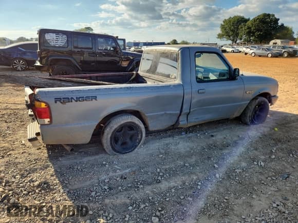 ✅ 1998 Ford Ranger XL • VIN: 1FTYR10C9WUC43400 • Лот: 81921345. Опубликован ранее на Copart с пробегом 220 161 миль. Бесплатный доступ к архиву аукционных продаж из США и подробный отчёт об истории автомобиля на DreamBid. Изображение 3.