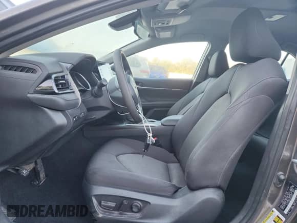 2023 Toyota Camry LE z VIN 4T1C11AK0PU125966, wystawiony jako Copart lot #86100275 z przebiegiem 45 899 mil mil oraz Szkoda całkowita • Salvage title. Historia ofert i sprzedaży dostępna na DreamBid. Obrazek 7.