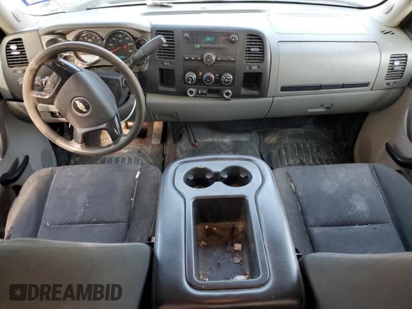 ✅ 2012 Chevrolet Silverado 2500HD • VIN: 1GC2CVC84CZ199133 • Lot: 71872774. Wystawiony na Copart z przebiegiem 244 108 mil. Bezpłatny archiwum sprzedaży aukcyjnych z USA i szczegółowy raport historii pojazdu na DreamBid. Zdjęcie 8.