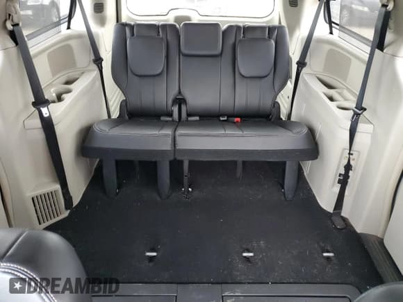 ✅ 2014 Chrysler Town & Country Touring L • VIN: 2C4RC1CG5ER375943 • Lot: 85861365. Listed on Copart with 136,207 mi. Free auction sales archive from the USA and detailed vehicle history report at DreamBid. Image 10.