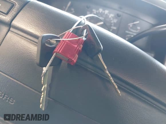 ✅ 1994 Ford F-150 • VIN: 1FTEF15N4RLA40379 • Lot: 41809241. Listed on IAAI with 173,537 mi. Free auction sales archive from the USA and detailed vehicle history report at DreamBid. Image 11.