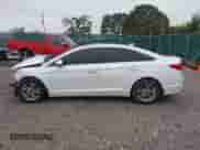 2015 Hyundai Sonata SE z VIN 5NPE24AF8FH208326, wystawiony jako IAAI lot #43370127 z przebiegiem Nie podano mil oraz . Historia ofert i sprzedaży dostępna na DreamBid. Obrazek 15.