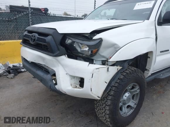 ✅ 2015 Toyota Tacoma • VIN: 3TMLU4EN3FM195773 • Lot: 43779441. Wystawiony na IAAI z przebiegiem 115 119 mil. Bezpłatny archiwum sprzedaży aukcyjnych z USA i szczegółowy raport historii pojazdu na DreamBid. Zdjęcie 6.