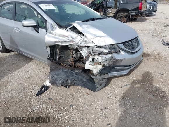 ✅ 2015 Honda Civic LX • VIN: 19XFB2F58FE049224 • Лот: 43619583. Опубликован ранее на IAAI с пробегом 140 096 миль. Бесплатный доступ к архиву аукционных продаж из США и подробный отчёт об истории автомобиля на DreamBid. Изображение 6.