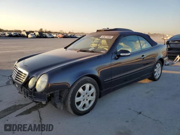 ✅ 2003 Mercedes-Benz CLK 320 • VIN: WDBLK65GX3T144205 • Lot: 92627495. Wystawiony na Copart z przebiegiem 142 399 mil. Bezpłatny archiwum sprzedaży aukcyjnych z USA i szczegółowy raport historii pojazdu na DreamBid. Zdjęcie 1.