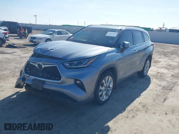 ✅ 2023 Toyota Highlander L • VIN: 5TDKDRAH9PS002343 • Lot: 41607915. Wystawiony na IAAI z przebiegiem 105 237 mil. Bezpłatny archiwum sprzedaży aukcyjnych z USA i szczegółowy raport historii pojazdu na DreamBid. Zdjęcie 2.