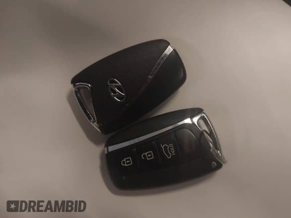 ✅ 2018 Hyundai Santa Fe 2.4L • VIN: 5NMZUDLB2JH072593 • Лот: 42846562. Опубликован ранее на IAAI с пробегом 56 789 миль. Бесплатный доступ к архиву аукционных продаж из США и подробный отчёт об истории автомобиля на DreamBid. Изображение 11.