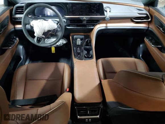 ✅ 2025 Toyota Crown XLE • VIN: JTDACAAJ3S3007535 • Lot: 92850935. Listed on Copart with 33,475 mi. Free auction sales archive from the USA and detailed vehicle history report at DreamBid. Image 8.