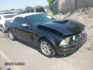 ✅ 2007 Ford Mustang Deluxe • VIN: 1ZVFT84NX75303187 • Lot: 42750383. Listed on IAAI with 133,871 mi. Free auction sales archive from the USA and detailed vehicle history report at DreamBid. Image 1.
