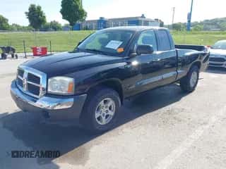2005 Dodge Dakota SLT z VIN 1D7HW42N25S177569, wystawiony jako IAAI lot #42327252 z przebiegiem 88 259 mil mil oraz . Historia ofert i sprzedaży dostępna na DreamBid. Obrazek 2.