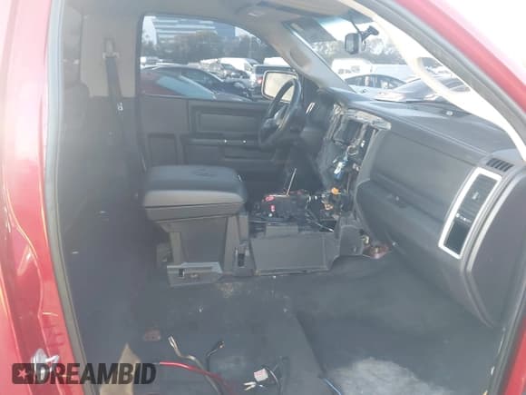 ✅ 2010 Dodge 1500 ST • VIN: 3D7JB1ET7AG157051 • Lot: 43241910. Wystawiony na IAAI z przebiegiem 176 362 mil. Bezpłatny archiwum sprzedaży aukcyjnych z USA i szczegółowy raport historii pojazdu na DreamBid. Zdjęcie 5.