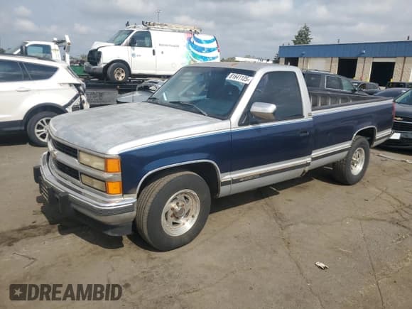✅ 1994 Chevrolet Silverado 2500 • VIN: 1GCFC24K9RE160693 • Lot: 81641125. Wystawiony na Copart z przebiegiem 185 032 mil. Bezpłatny archiwum sprzedaży aukcyjnych z USA i szczegółowy raport historii pojazdu na DreamBid. Zdjęcie 1.
